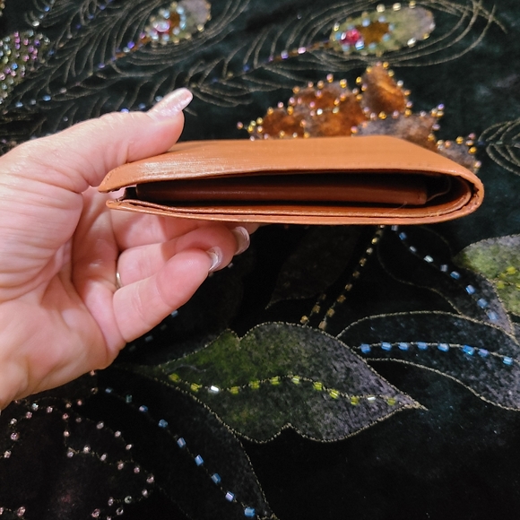 Louis Vuitton EPI Wallet - Picture 3 of 14